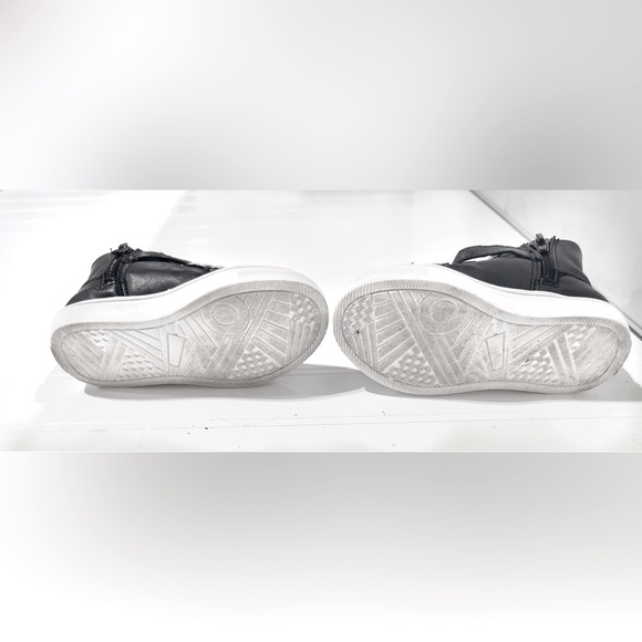 Adorable Baby Studded Hi Top Sneakers by Nicole Miller. Baby Size 6. - Picture 6 of 7